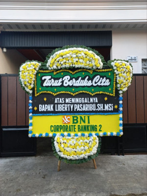 Papan Bunga Duka di Waibu