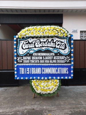Papan Bunga Duka di Waibu